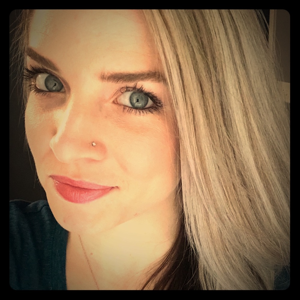 Meet your Posher, Ashley